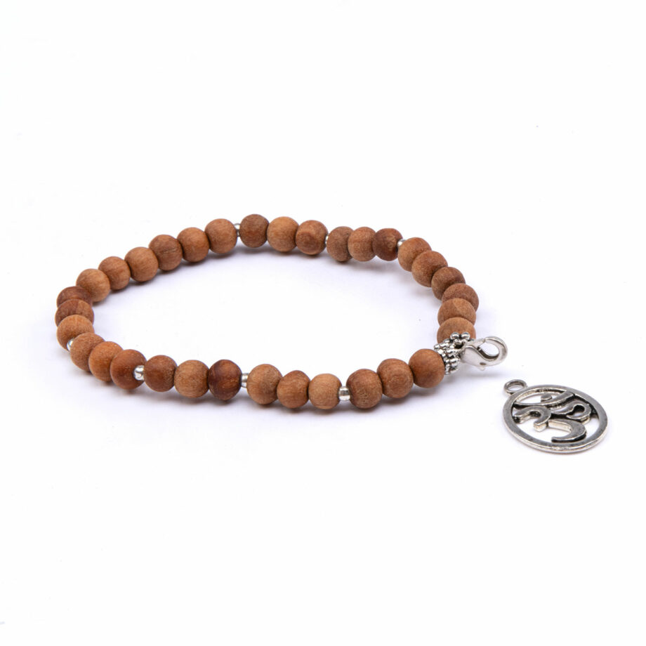 Bracelet Mala bois de santal avec charms OM