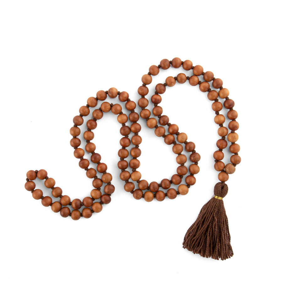 collier mala parfum bois de santal pompon marron