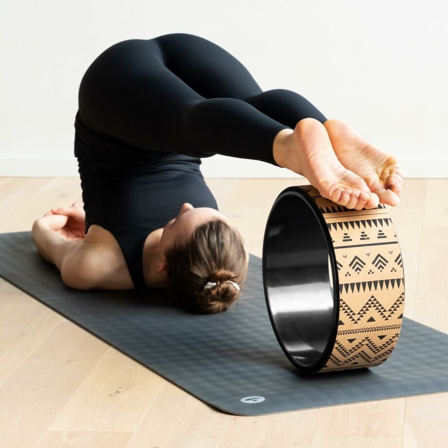 roue de yoga samsara ethno en liege position
