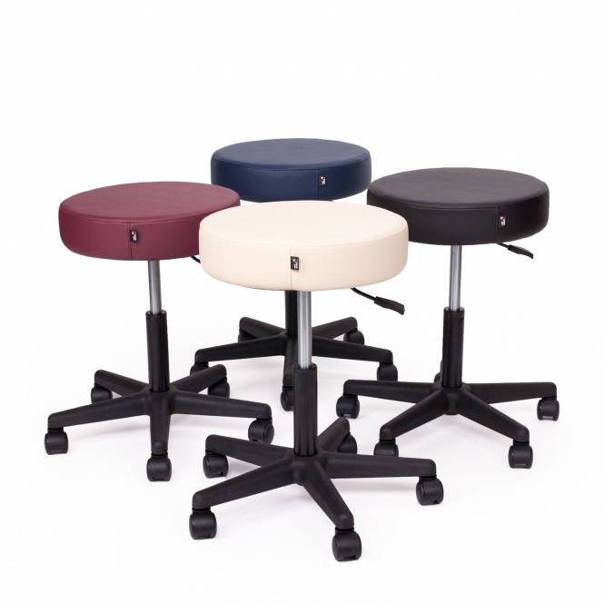 Tabouret sur roulettes pour travailler en toute tranquillité et