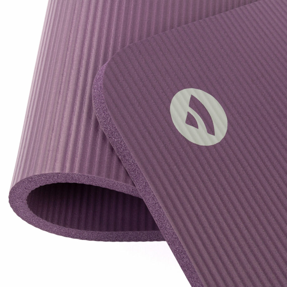 tapis de gymnastique pilates aubergine